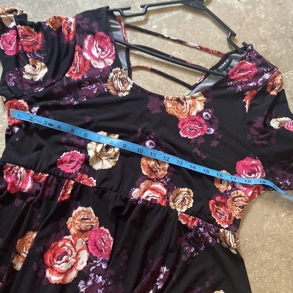 TORRID Size 2 Dress | Floral print - Picture 9 of 9